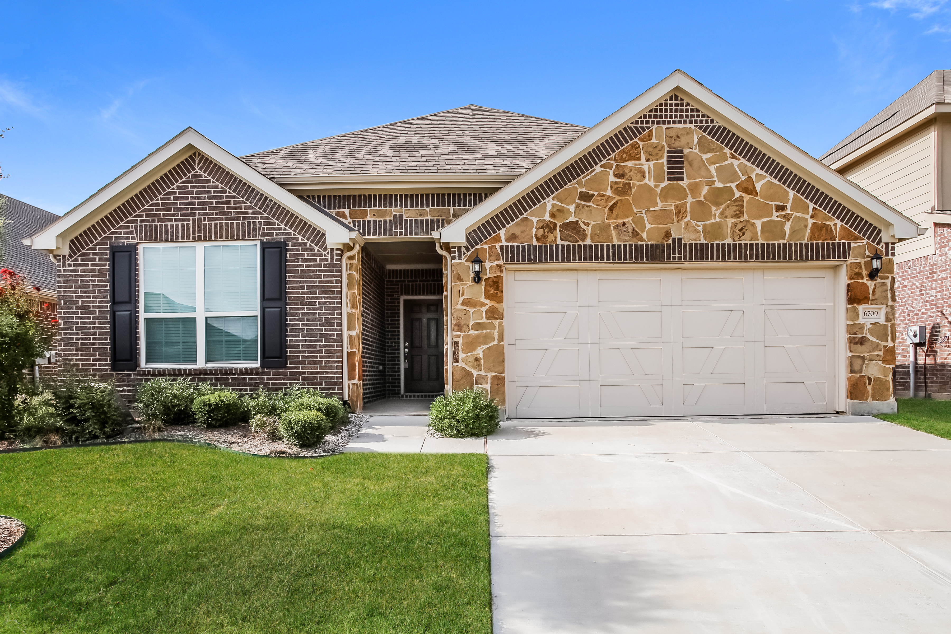 6709 Roaring Crk Denton, TX 76226